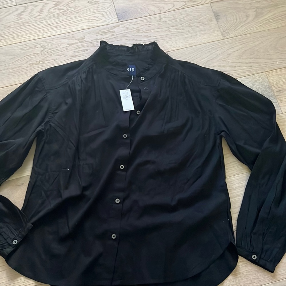 Girls Gap xs new with tags blouse.